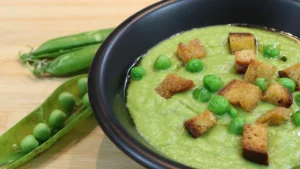 Crema de guisantes o hummus verde