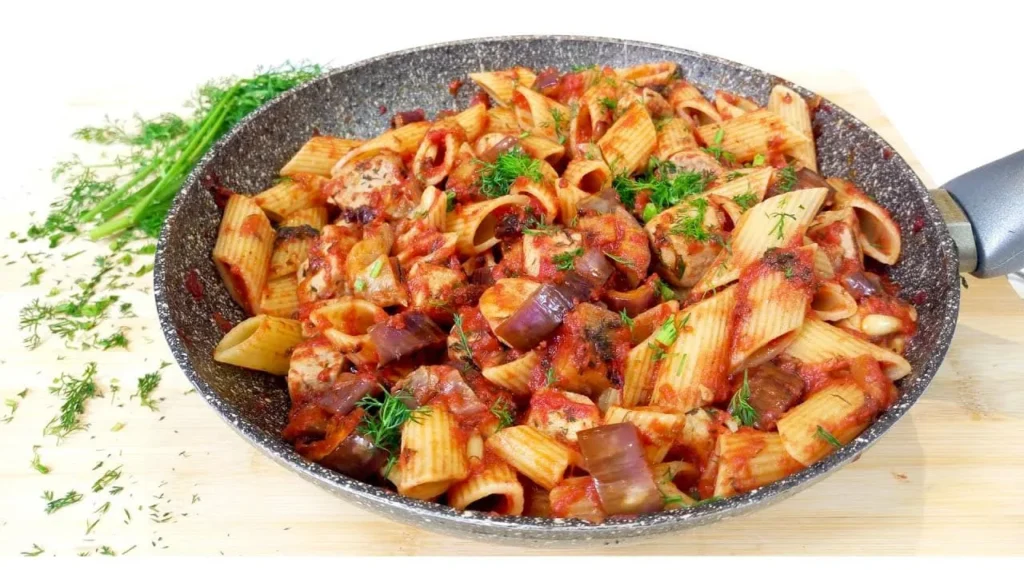 pasta a la siciliana con atun y berenjenas receta tradicional italiana