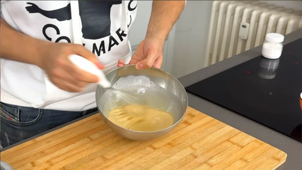 batimos los ingredientes del relleno de tarta de calabaza