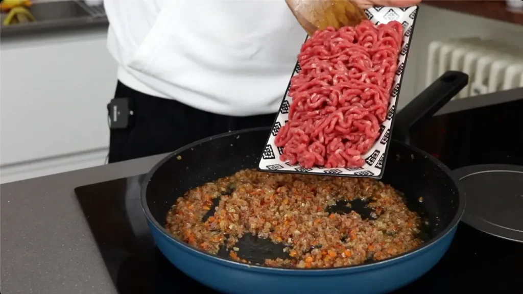 añadir carne a la boloñesa